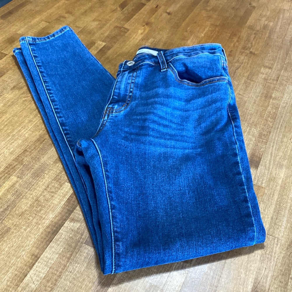KanCan skinny 9